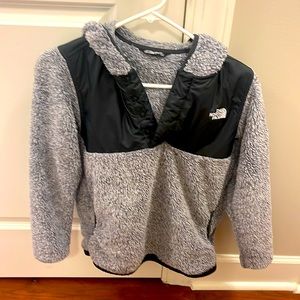 Girls size Large North Face Fleece Pullover